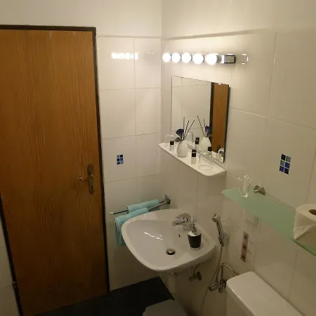 Alpenappartement Claudia * Пизендорф